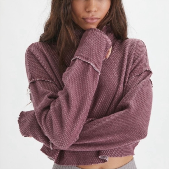 Urban Outfitters Tops - Out From Under Camino Long Sleeve Turtleneck Cropped Sweater Top Medium Burgundy